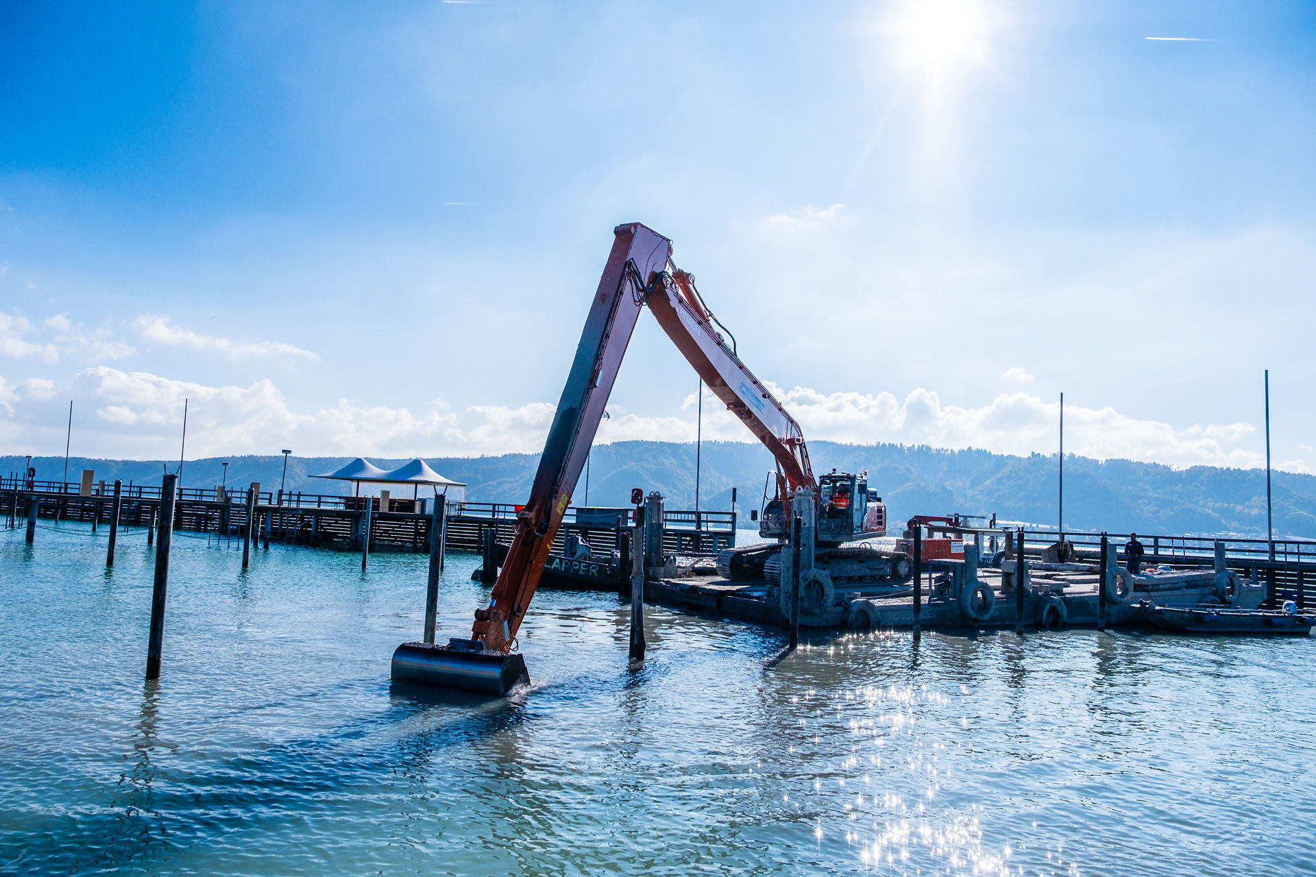 The Hitachi ZX350LC-7 SLF is a perfect blend of power and